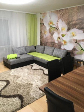 Apartament mit Balkon